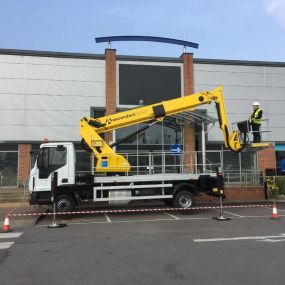 Bild von LIFT ME Cherry Picker Hire