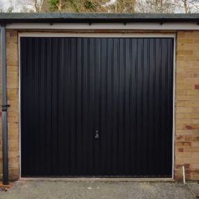 Bild von R Watson Garage Doors