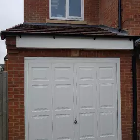 Bild von R Watson Garage Doors