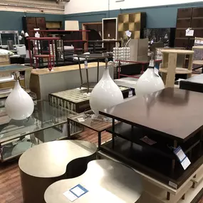 Bild von C.S. Embling - The Cabinet Repair Shop