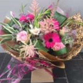 Bild von Buttercups Florists