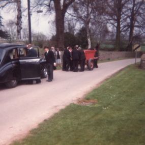 Bild von D J Hall Funeral Directors