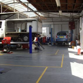 Bild von Service Garage M O T & Repair