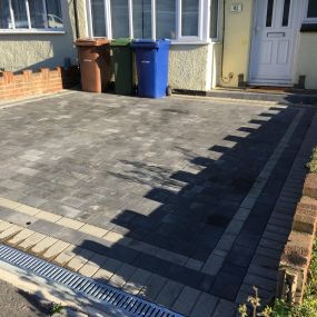 Bild von Elite Paving & Landscaping Ltd