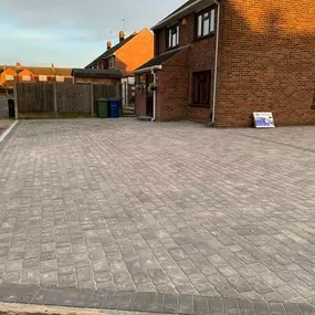 Bild von Elite Paving & Landscaping Ltd