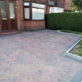 Bild von J Lowther & Sons Driveways & Building Services