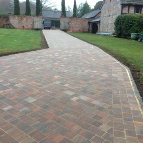 Bild von J Lowther & Sons Driveways & Building Services