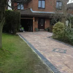 Bild von J Lowther & Sons Driveways & Building Services