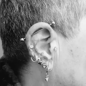 Bild von Pinz & Needlez Piercing Academy