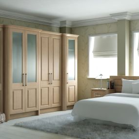 Bild von Langtry Fitted Furniture