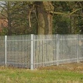 Bild von J McCreadie Fencing & Decking