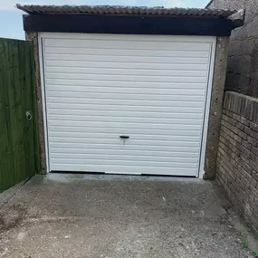 Bild von Garage Doors Repaired Installations Ltd