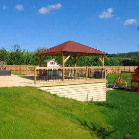 Bild von Desirable Decking & Landscaping