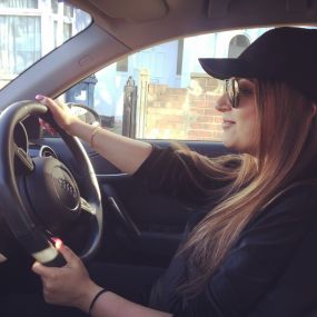 Bild von Dhoot Driving Female Instructors