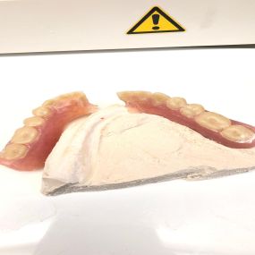 Bild von Mobile Denture Repair