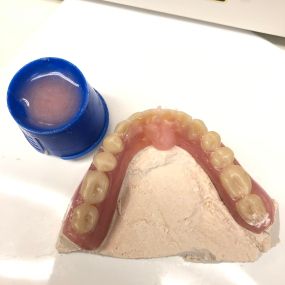 Bild von Mobile Denture Repair