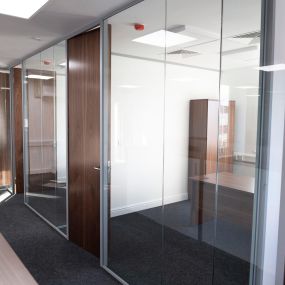 Bild von Glass Walls and Doors