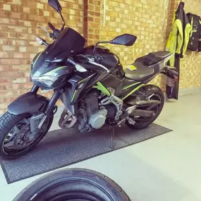 Bild von Boots Motorcycle Tyres
