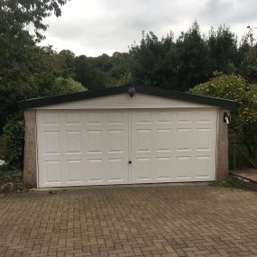 Bild von A & A Garage Doors Ltd