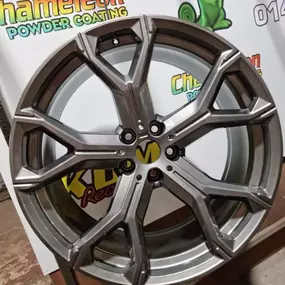Bild von Chameleon Powder Coating