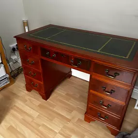 Bild von Neil Gardner Antique Restorer