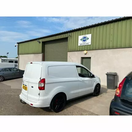 Logótipo de Dungannon Autobody Centre