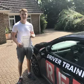 Bild von Phils Red Driving School
