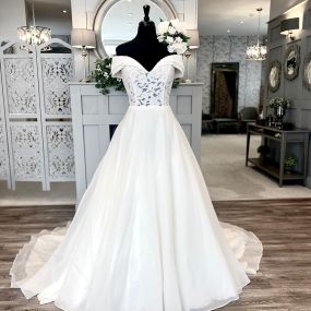 Bild von The Blue Bow Bridal Co