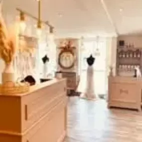 Bild von The Blue Bow Bridal Company