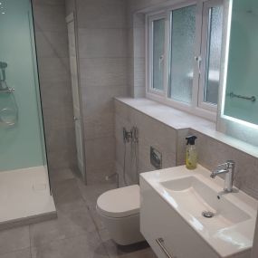Bild von Bano Bathroom Renovation Specialists