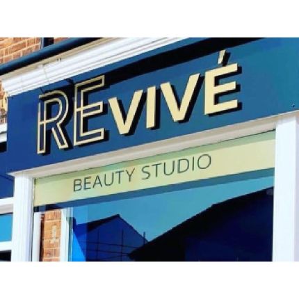 Logo da Revive Hair & Beauty Studio