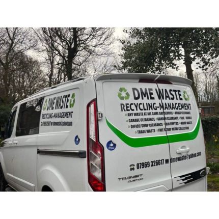 Logotipo de DME Waste Recycling Management