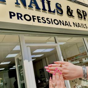 Bild von M Nails & Spa