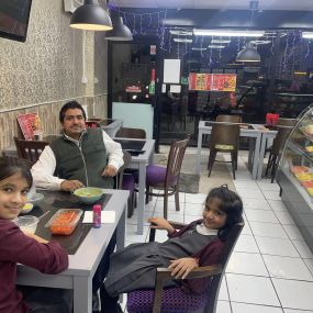 Bild von Crown Sweet Centre & Indian Street Food