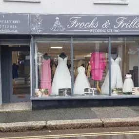 Bild von Frocks & Frills Wedding Studio