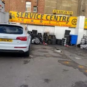 Bild von Palmers Green Tyres Servicing & MOT Centre