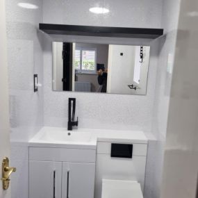 Bild von Star Bathrooms & Tiling Ltd