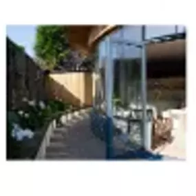 Bild von J R Building