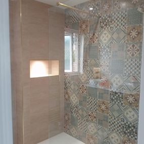 Bild von Livingston Tiles and Bathrooms Ltd