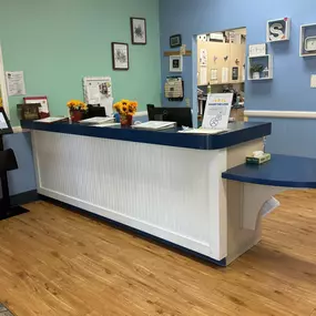 Our bright, welcoming lobby features a friendly front desk where families are greeted with warm smiles. It’s the heart of our daycare’s daily routine, ensuring a smooth and organized experience for everyone.