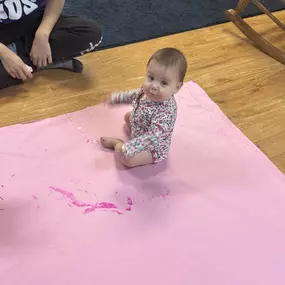 Little hands, big creativity! This art pad is the perfect space for infants to explore textures and colors.
