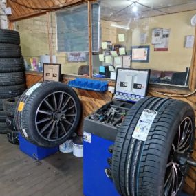 Bild von Xpress Tyres Ltd And 24/7 Mobile Tyre Fitting Manchester