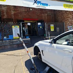 Bild von Xpress Tyres Ltd And 24/7 Mobile Tyre Fitting Manchester