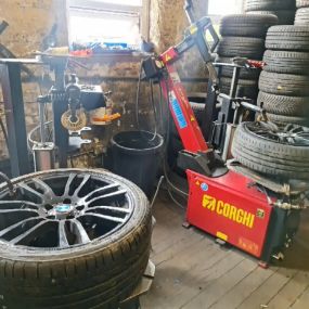 Bild von Xpress Tyres Ltd And 24/7 Mobile Tyre Fitting Manchester