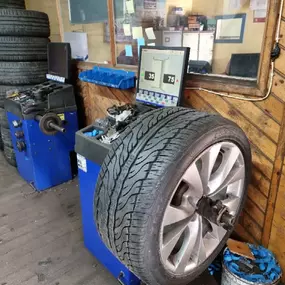 Bild von Xpress Tyres Ltd And 24/7 Mobile Tyre Fitting Manchester