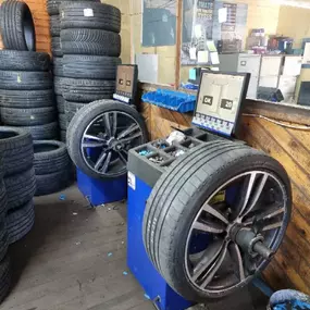 Bild von Xpress Tyres Ltd And 24/7 Mobile Tyre Fitting Manchester