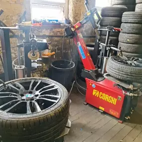 Bild von Xpress Tyres Ltd And 24/7 Mobile Tyre Fitting Manchester