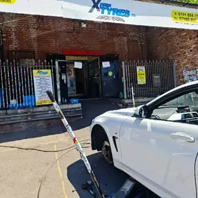 Bild von Xpress Tyres Ltd And 24/7 Mobile Tyre Fitting Manchester