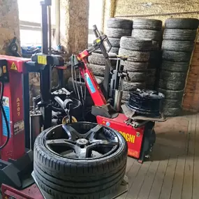 Bild von Xpress Tyres Ltd And 24/7 Mobile Tyre Fitting Manchester