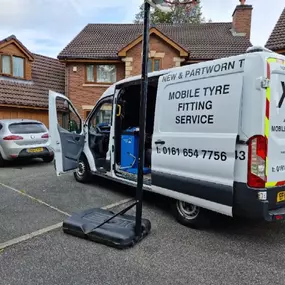 Bild von Xpress Tyres Ltd And 24/7 Mobile Tyre Fitting Manchester